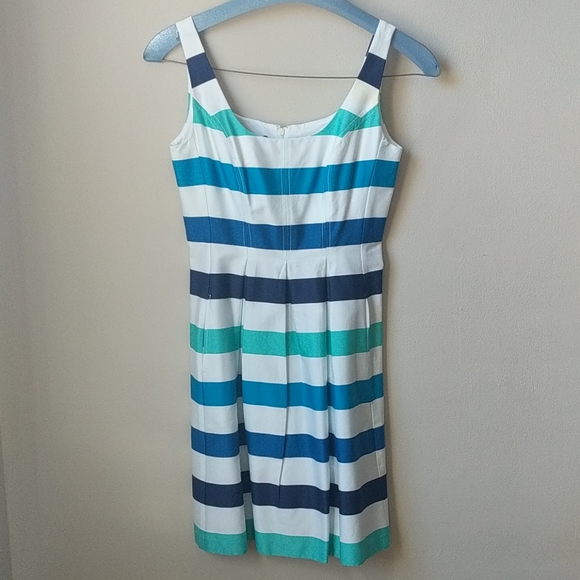 Gorgeous Spring/Summer Dress - Picture 1 of 8